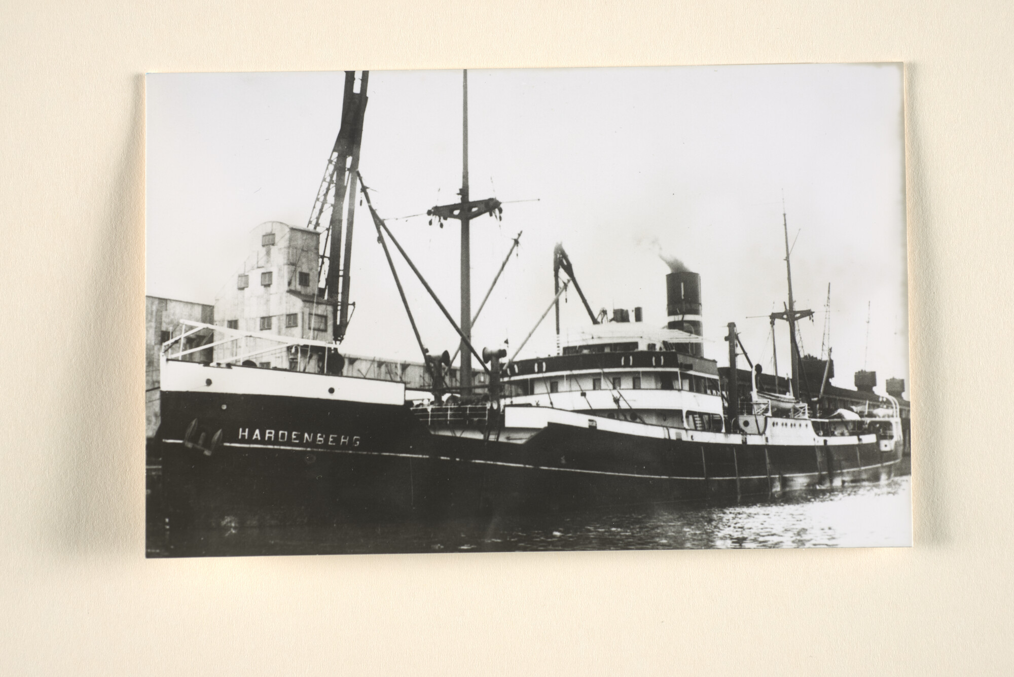 1995.7032; Het vrachtschip ss. 'Hardenberg' van de NV; foto