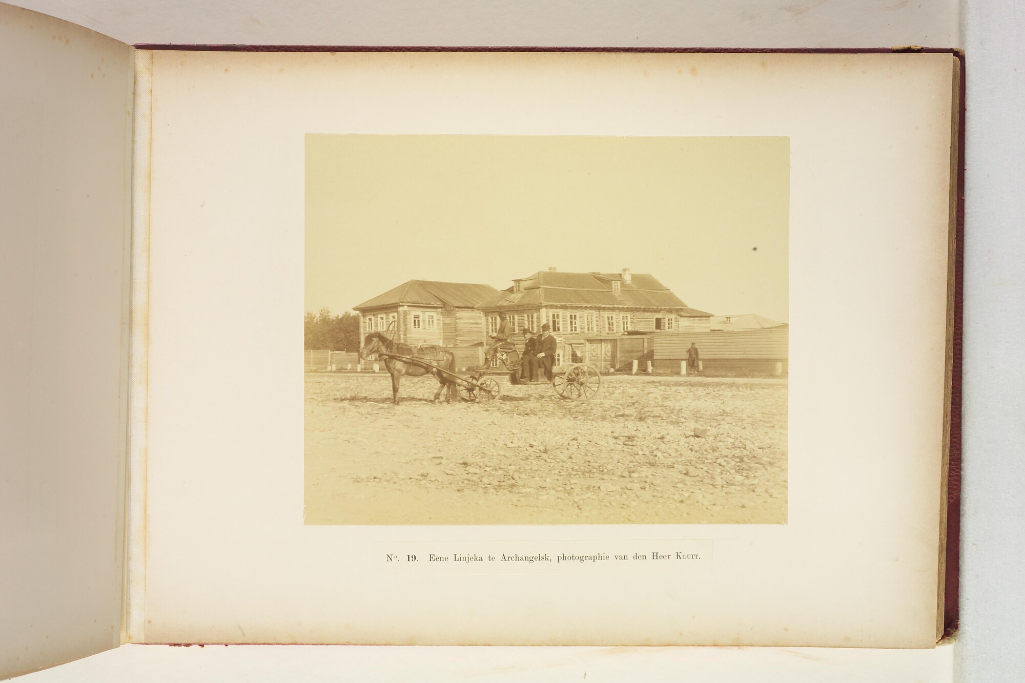 A.0345(06); Album met foto's van de Zesde Noordpoolexpeditie van de Willem Barents in 1883; fotoalbum