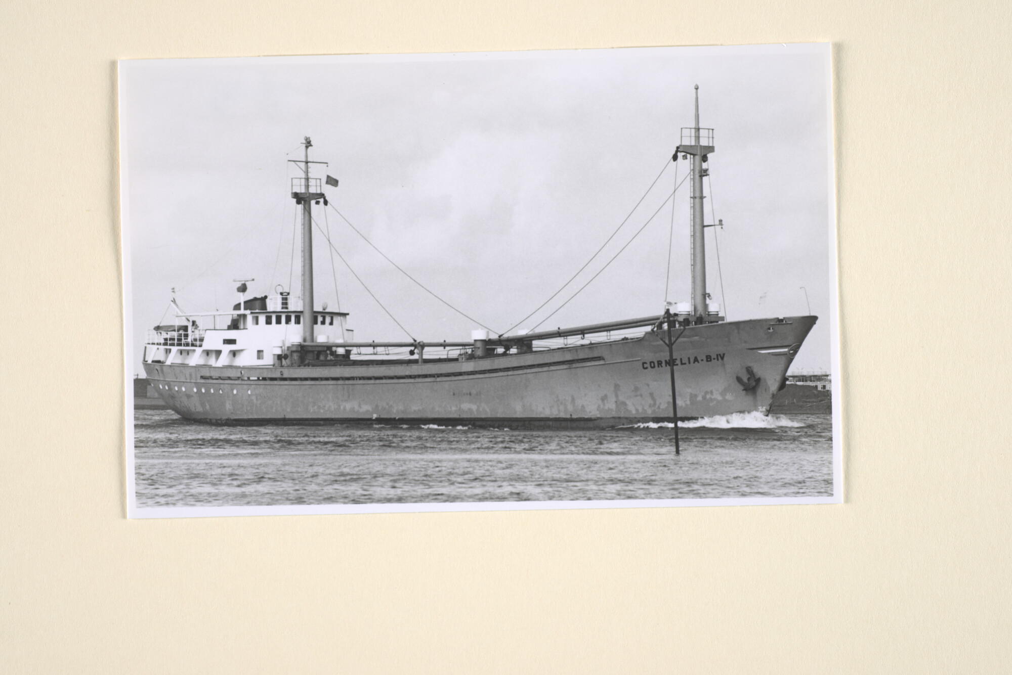 1996.2029; De coaster ms. 'Cornelia B IV' van O. Bosma te Groningen; foto