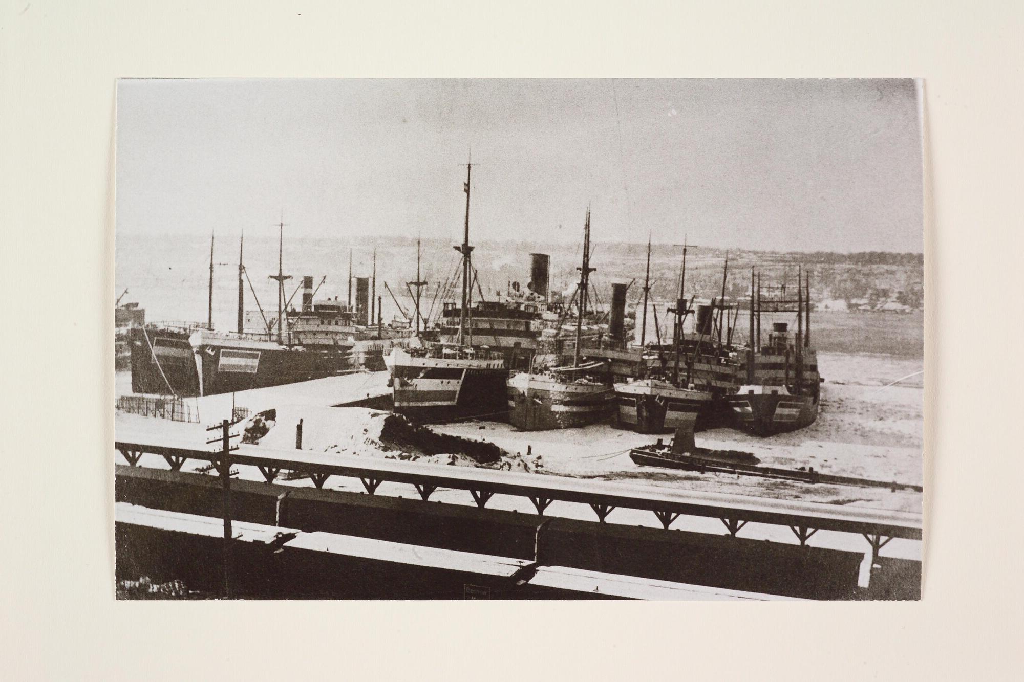 1995.5518; Nederlandse koopvaardij schepen op de Hudson in het voorjaar van 1918; foto