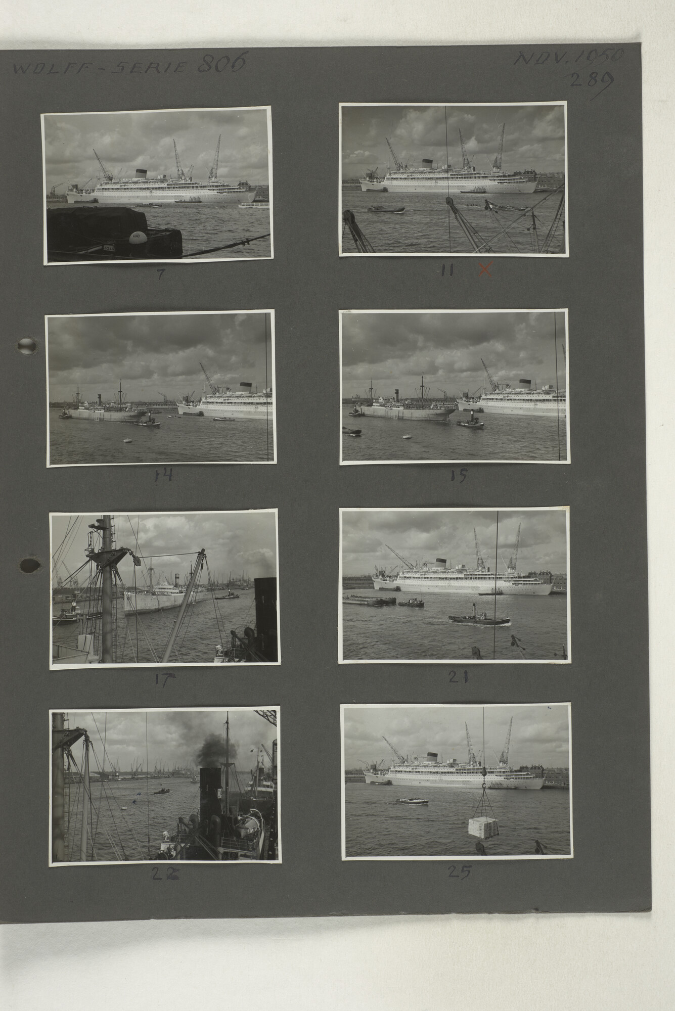1998.2181; Omslag met een grote hoeveelheid proef foto's gemaakt in opdracht van de Gemeente Handelsinrichtingen en de Vereniging "de Amsterdamsche Haven" te Amsterdam.; omslag