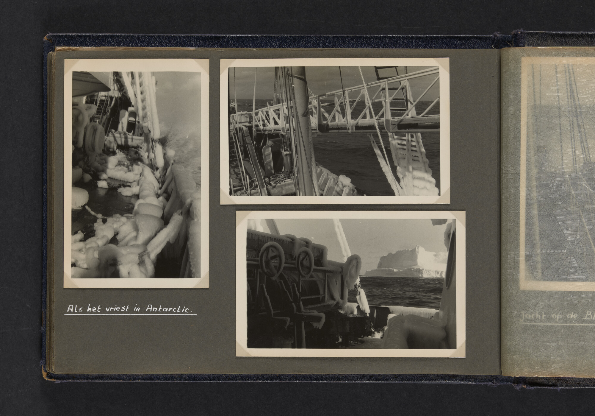 2021.0009; Fotoalbum van Joost Ossewaarde, 4e radiotelegrafist op walvismoederschip Willem Barendsz (II) en walvisjagers, met foto's van vangstseizoenen 1955-1956 en 1956-1957.; fotoalbum