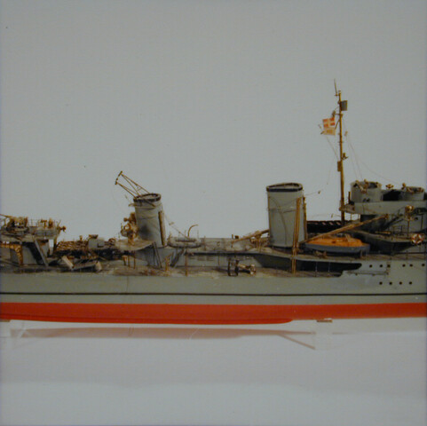 B.0203(01); Model van de torpedobootjager Hr.Ms. Isaac Sweers; scheepsmodel