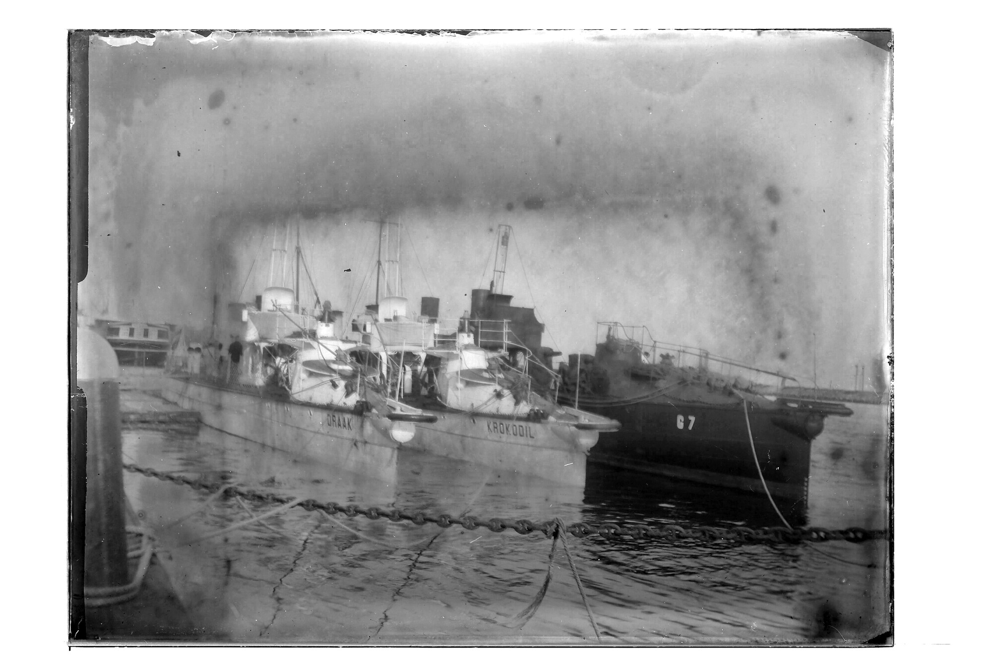 S.3319(268)a; De torpedoboten Hr.Ms. 'Draak', 'Krokodil' en 'G 7'; negatief
