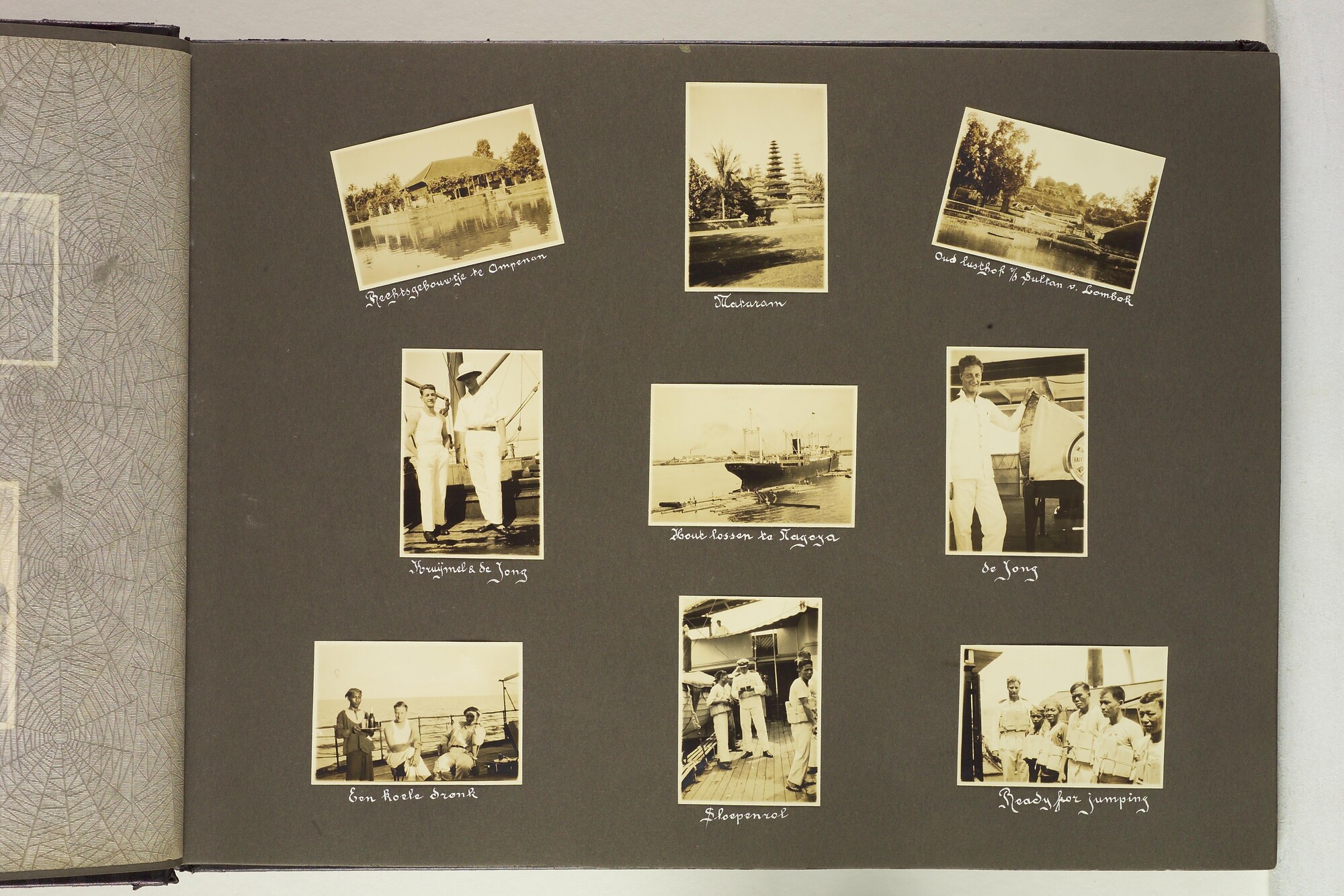 S.5548(091); Persoonlijk album van J.D. van Schooten met foto's aan boord van het ss. Tjikini; fotoalbum