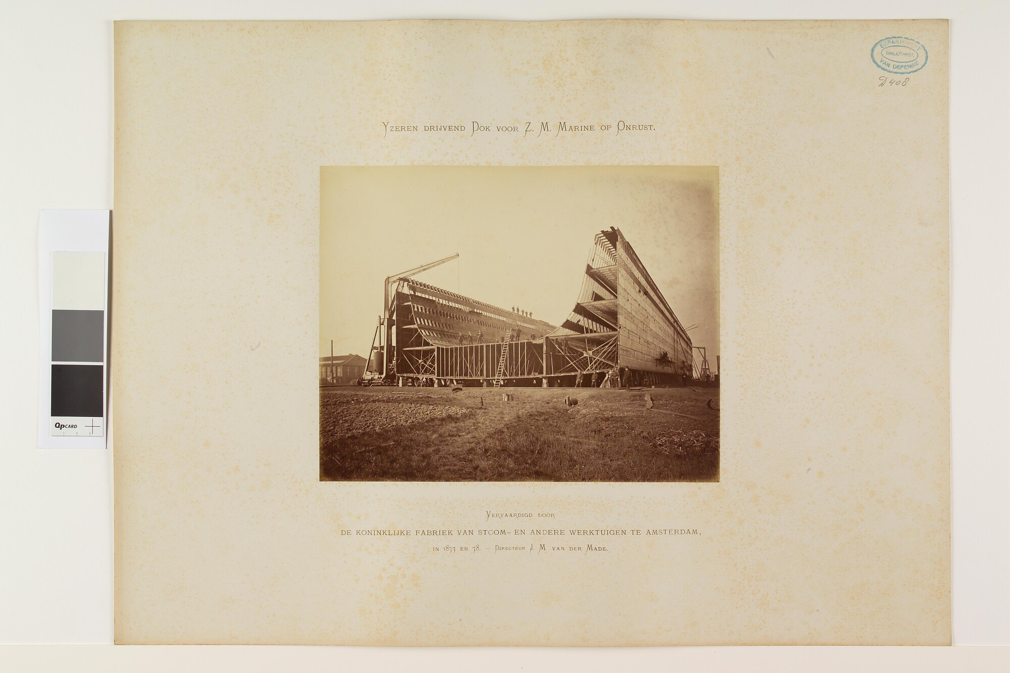 B.0216(0296); Foto's van de bouw van een ijzeren drijvend droogdok; fotoreportage