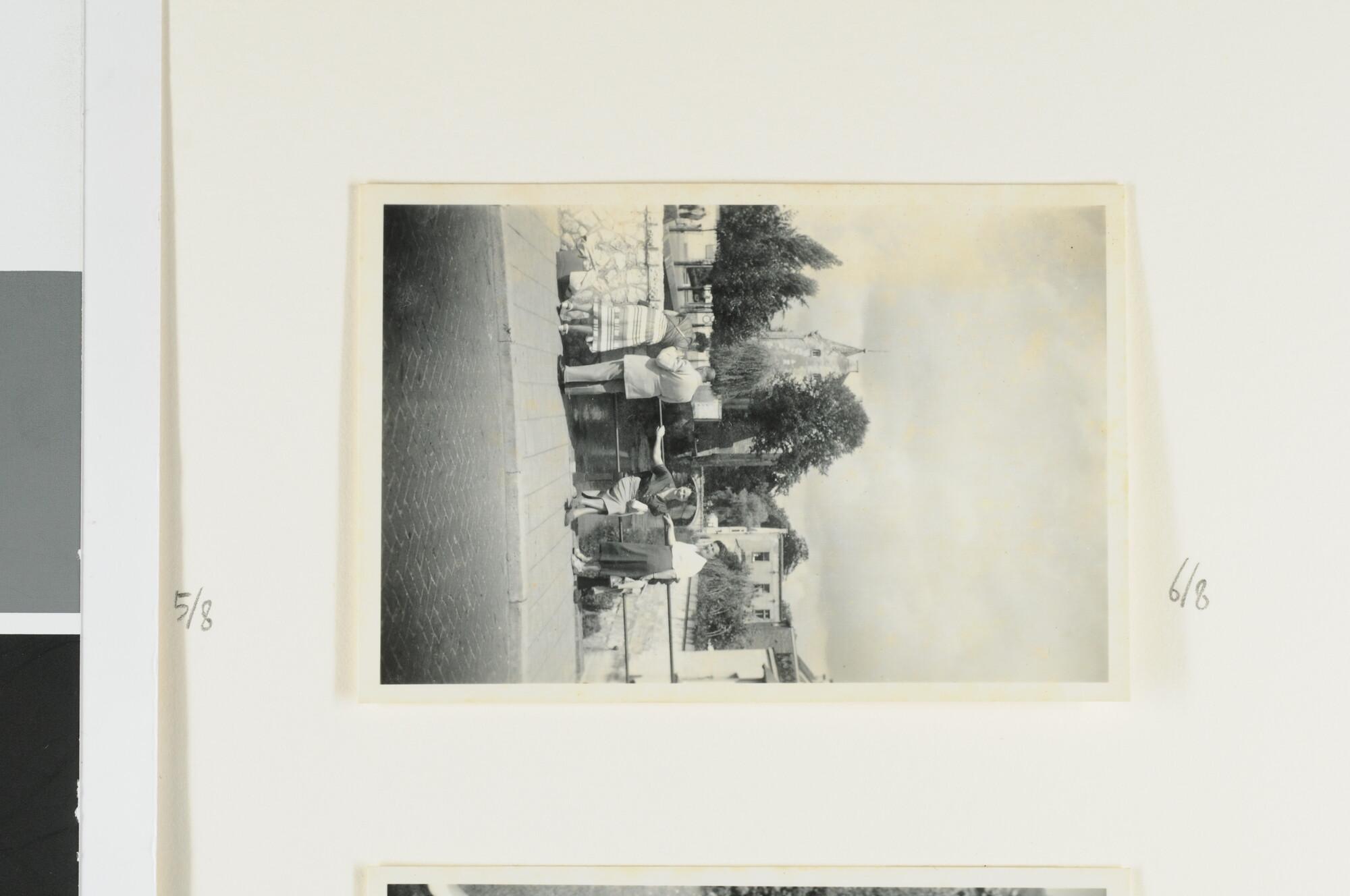 S.5548(105); Foto's afkomstig uit een klein persoonlijk album van J.D. van Schooten; foto