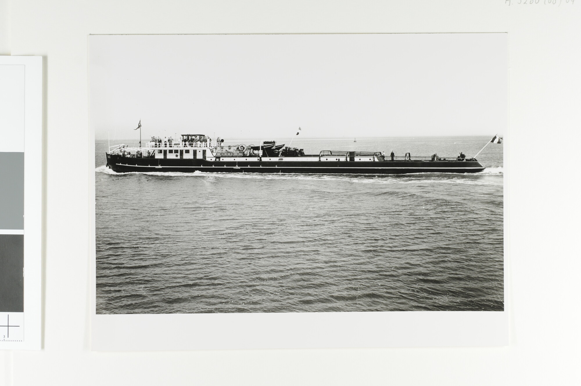 A.5260(08)04; De Franse Rijnsleepboot 'Bale', gebouwd in 1947 bij de werf van Gebroeders Niestern BV; foto