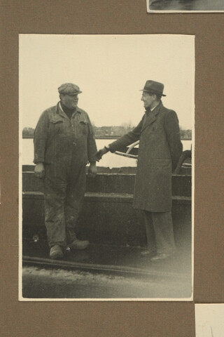2001.1755; Omslag met vele foto's en knipsels van meest bergingsactiviteiten door Reederij v/h Gebroeders Goedkoop te Amsterdam in de periode 1929 / 1949; omslag