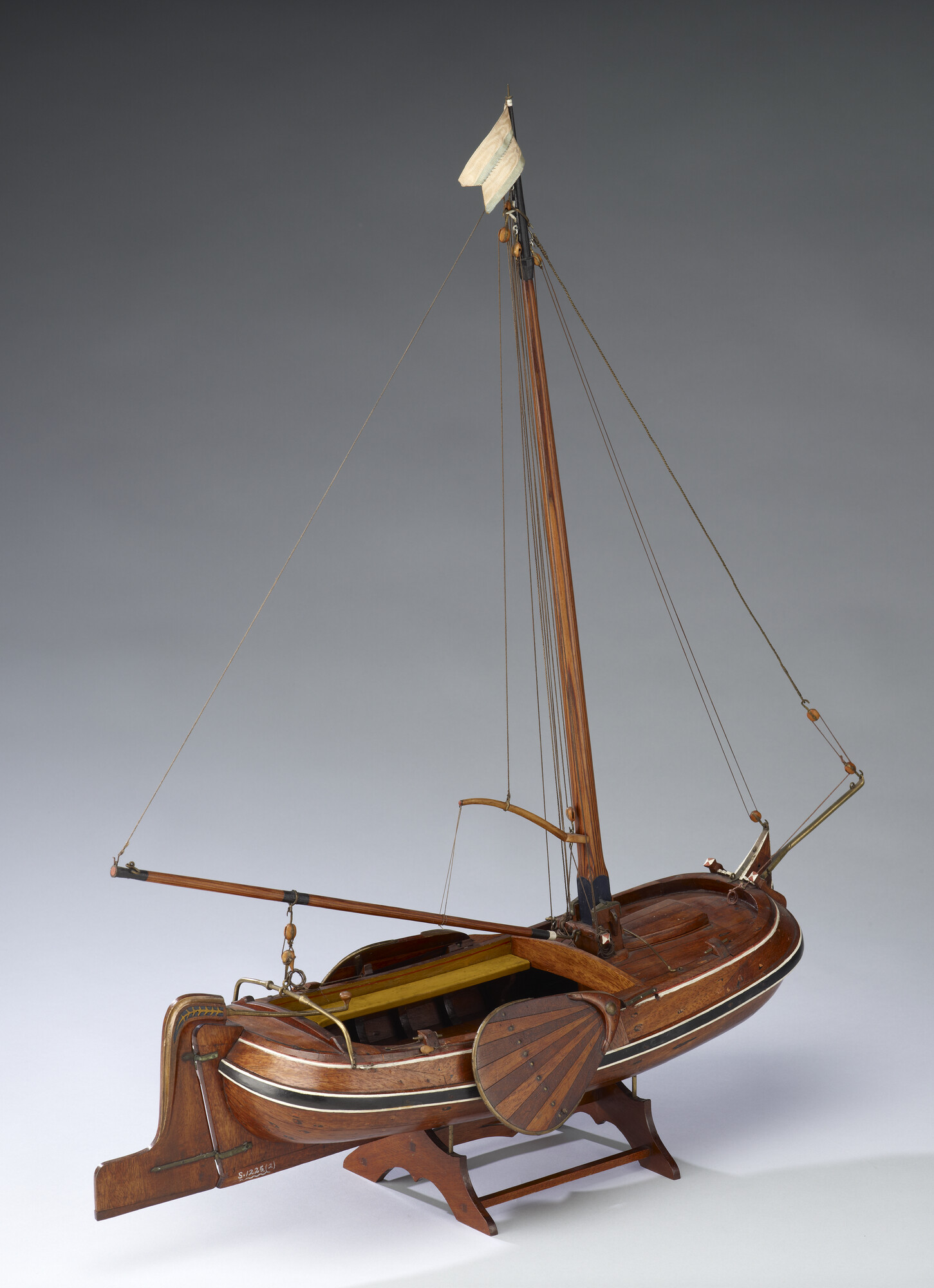 S.1225(02); Model van het jacht Voorwaarts; scheepsmodel