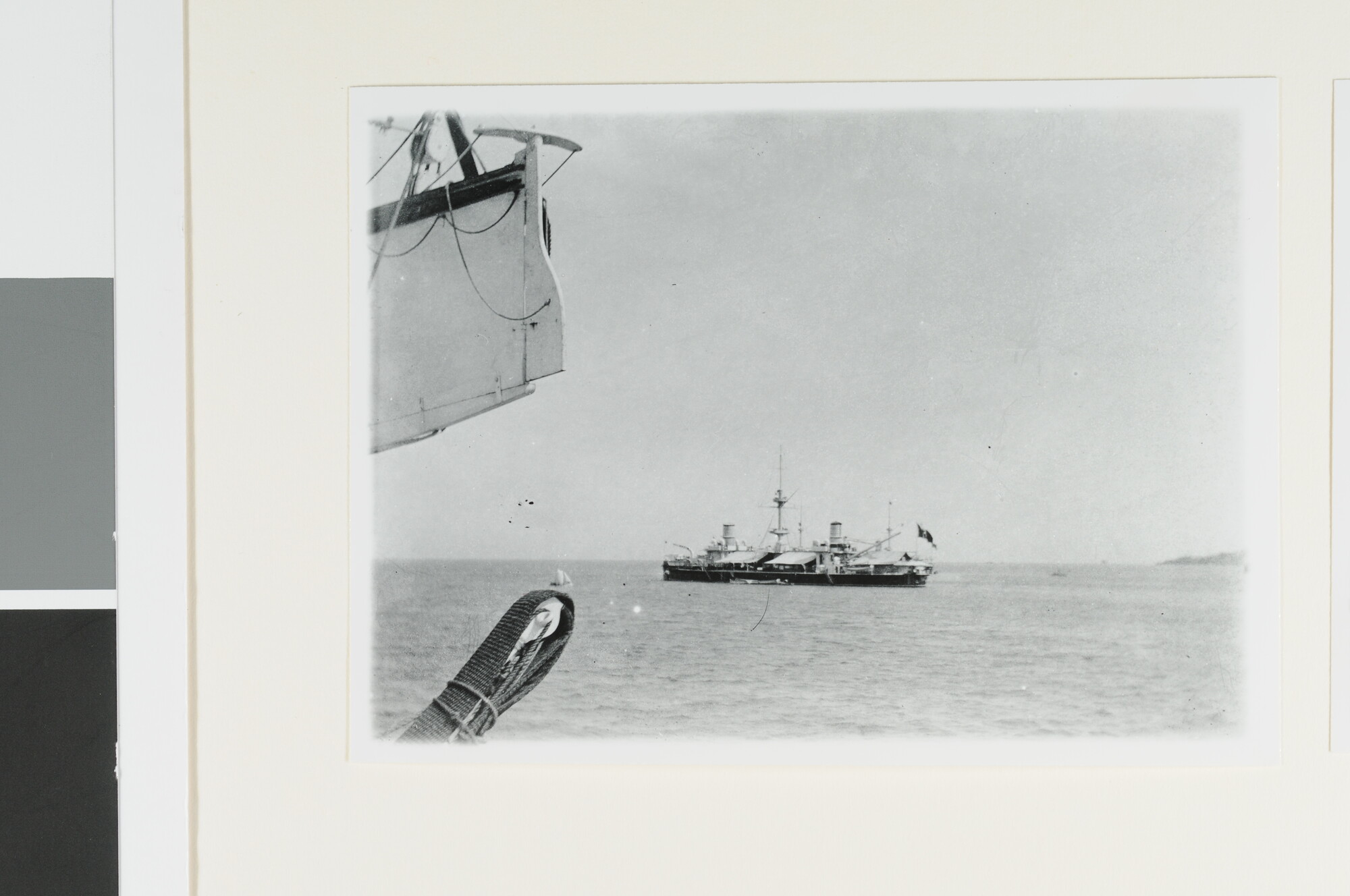 S.3319(044)b; Het Italiaanse slagschip 'Andrea Doria' op de rede van La Spezia; foto