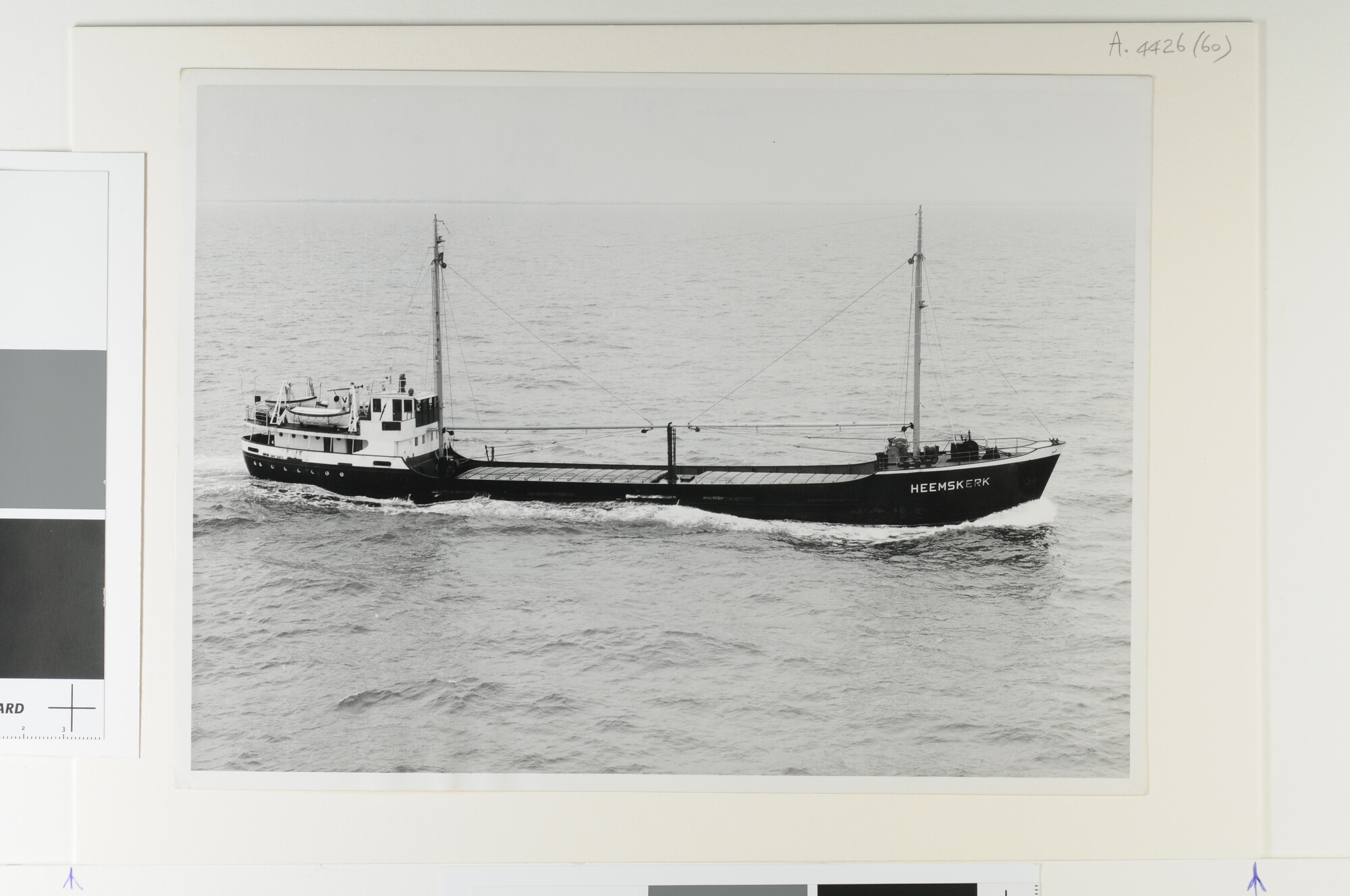 A.4426(60); De coaster ms. 'Heemskerk' van J. Vermaas' Scheepvaart Bedrijf uit Rotterdam, gezien bij de passage van Het Kanaal; foto