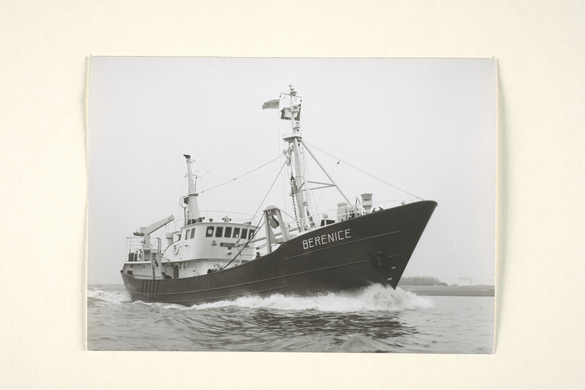 1997.1455; De Zuid-Afrikaanse trawler Berenice van Benguella Fisheries in Kaapstad; foto