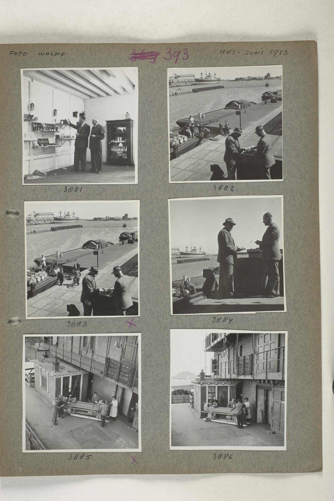 1998.2182; Omslag (voorheen ordner) met een grote hoeveelheid proef foto's van de haven en de stad van Amsterdam; omslag