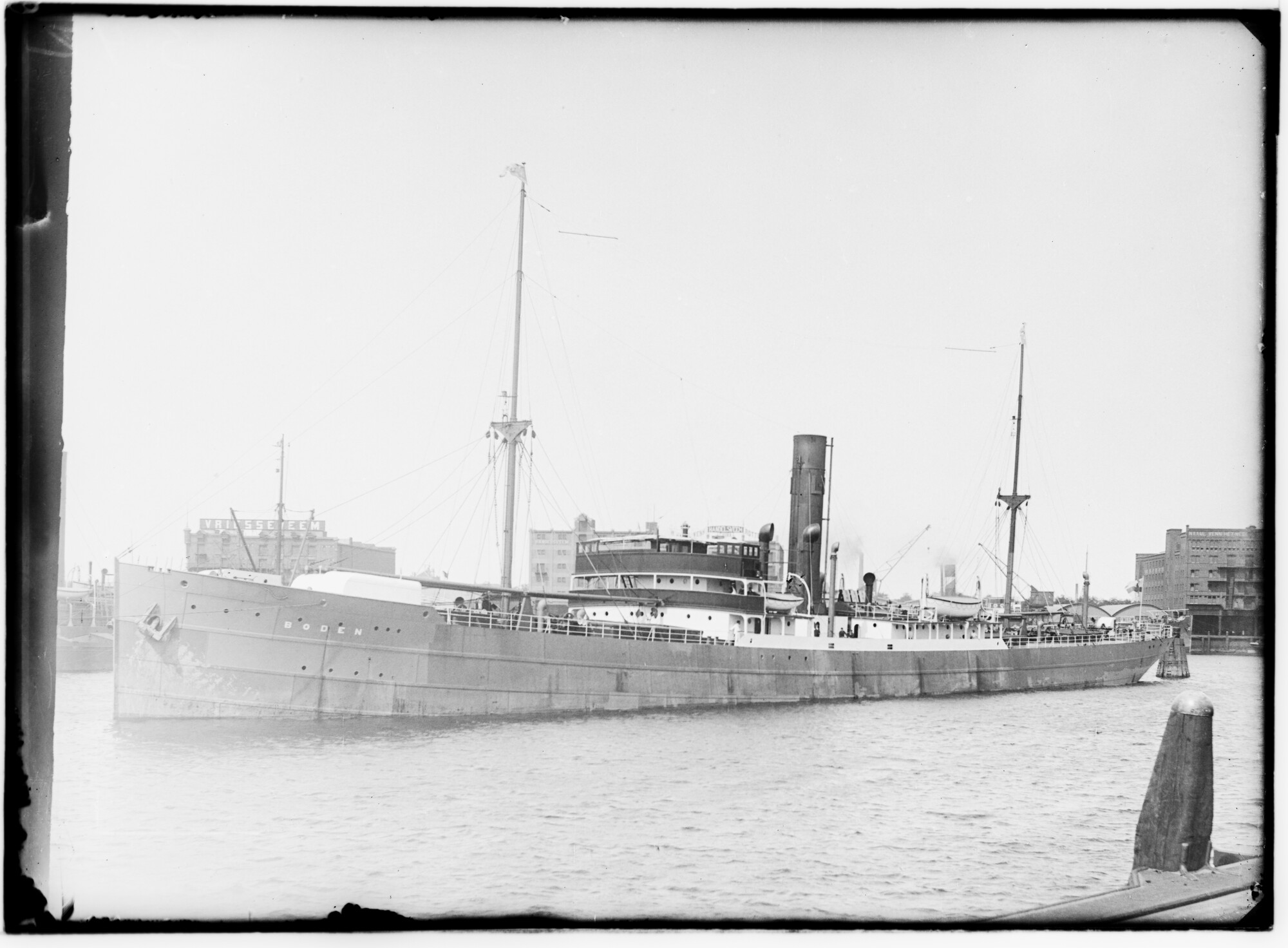 2018.1015; Glasnegatief van het vrachtschip Boden (Zweeds, 1914); glasnegatief