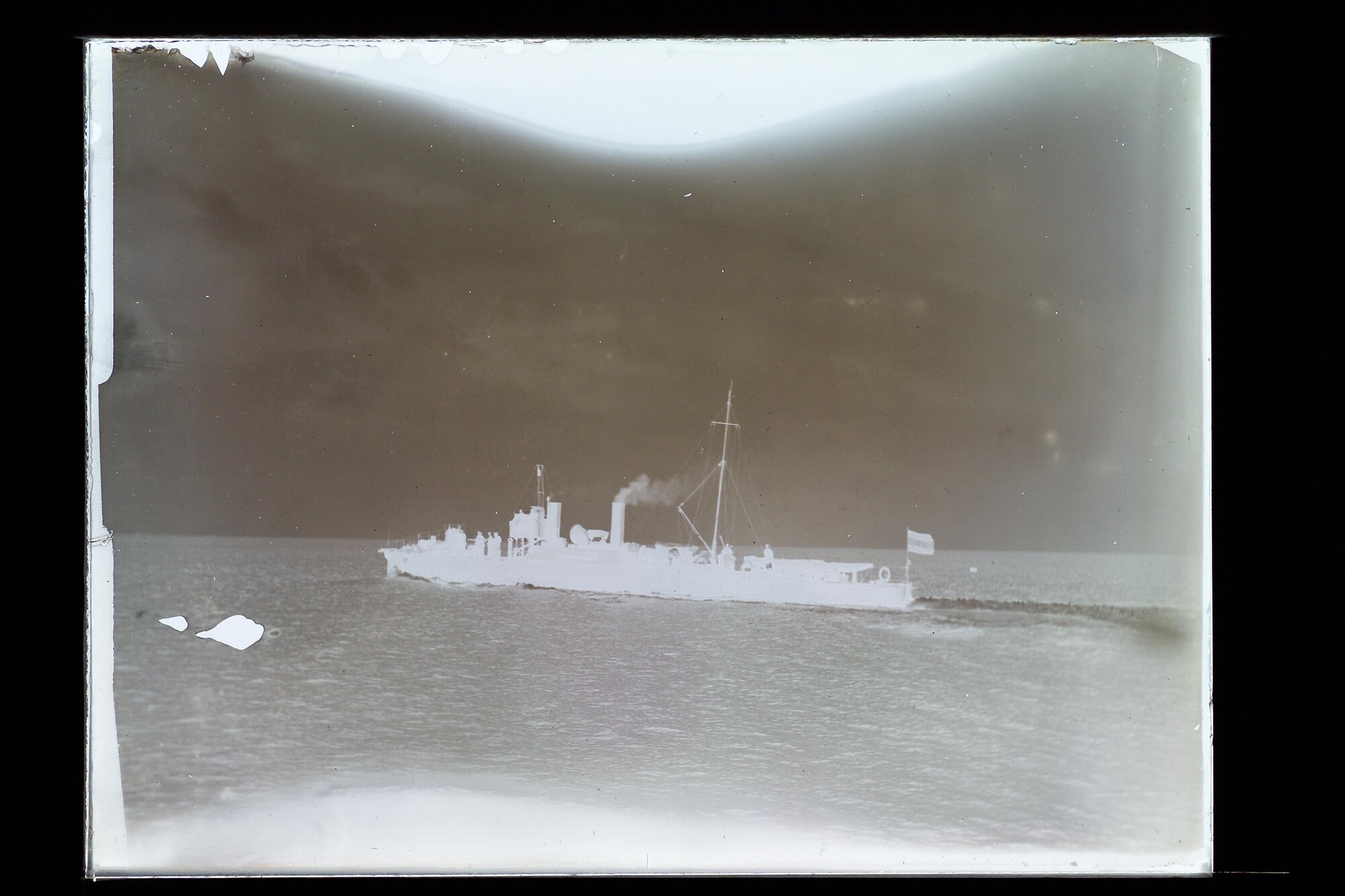 S.3319(234)a; Torpedoboot Hr.Ms. "G 7" (Jacon Cleydyck), het Nieuwe Diep uitvarend; negatief