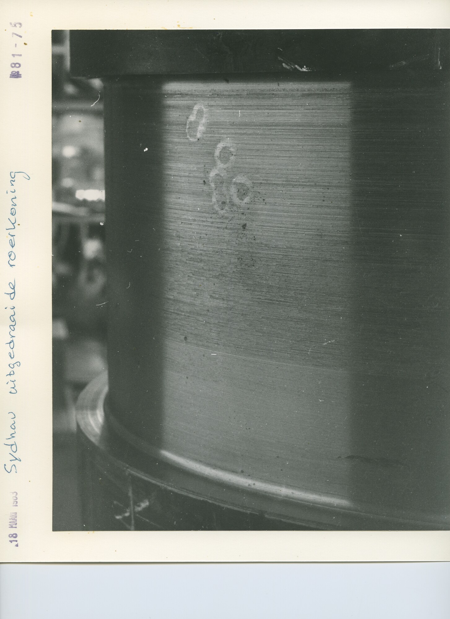 S.5444(4054)03; Foto van afgedraaide roerkoning en roerdrager van de Sydhav; foto