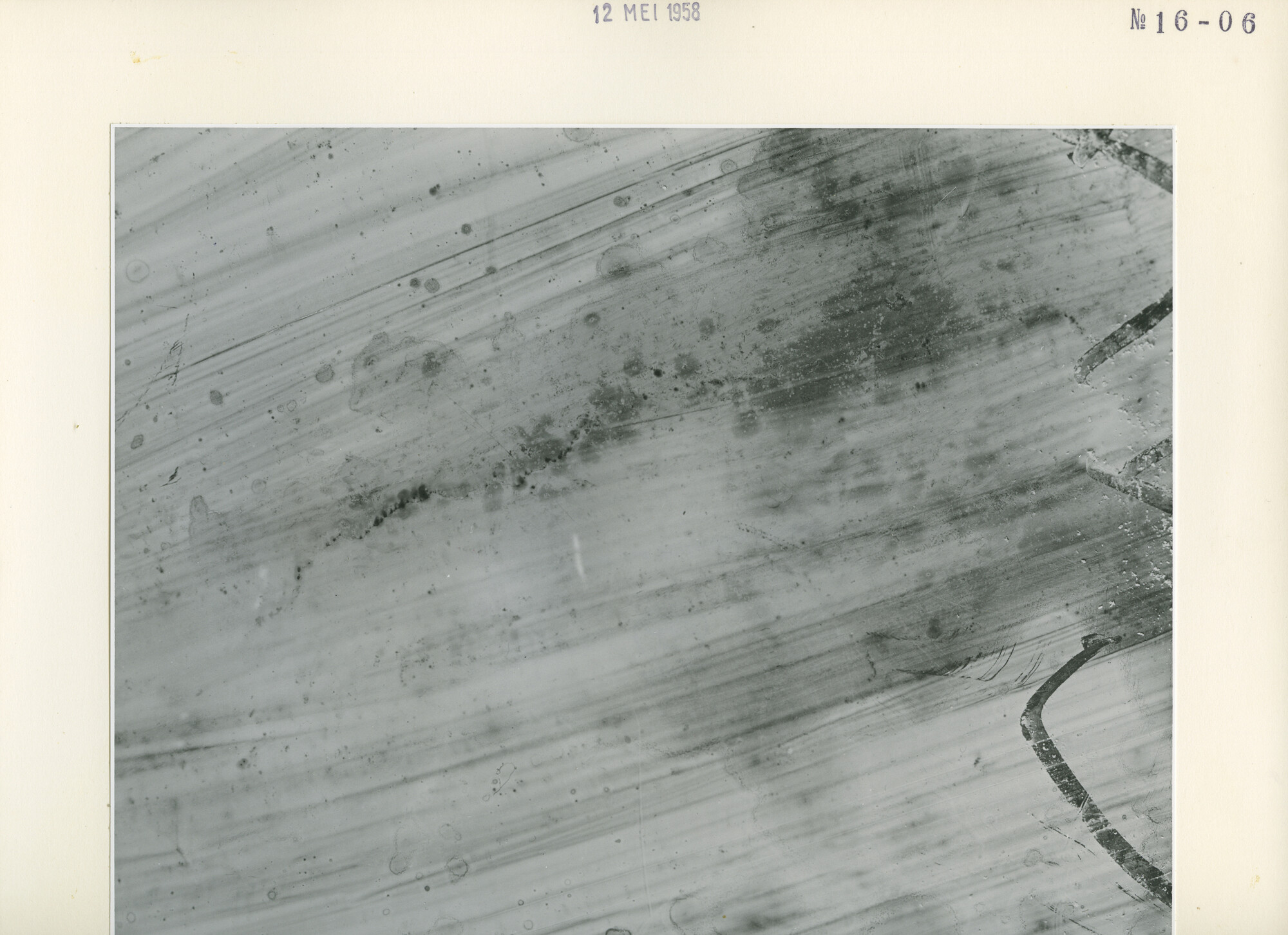 S.5444(3291)06; Foto van scheuren in de schroefas van de Baron Cawdor; foto