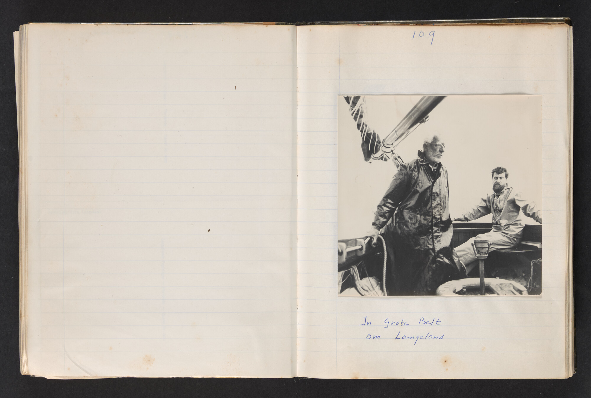 2017.0802; Logboek c.q. fotoalbum van reizen met zeeschouw Grutto (II) in Nederland, Duitsland en Denemarken, 1973-1974; logboek