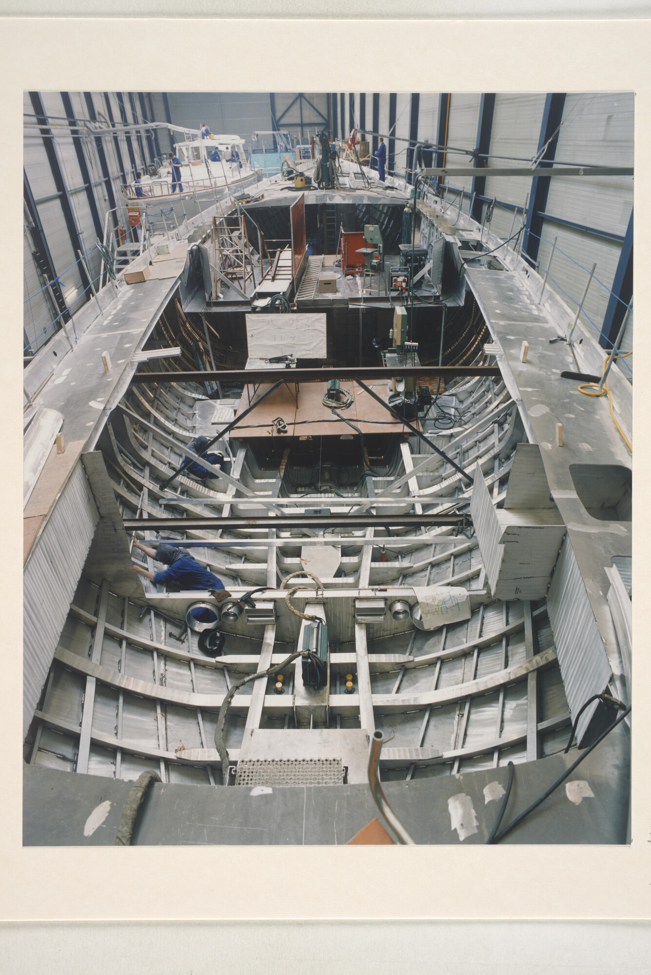 1997.1414; Kleurenfotos van de bouw van een aluminium jacht bij Royal Huisman; fotoreportage