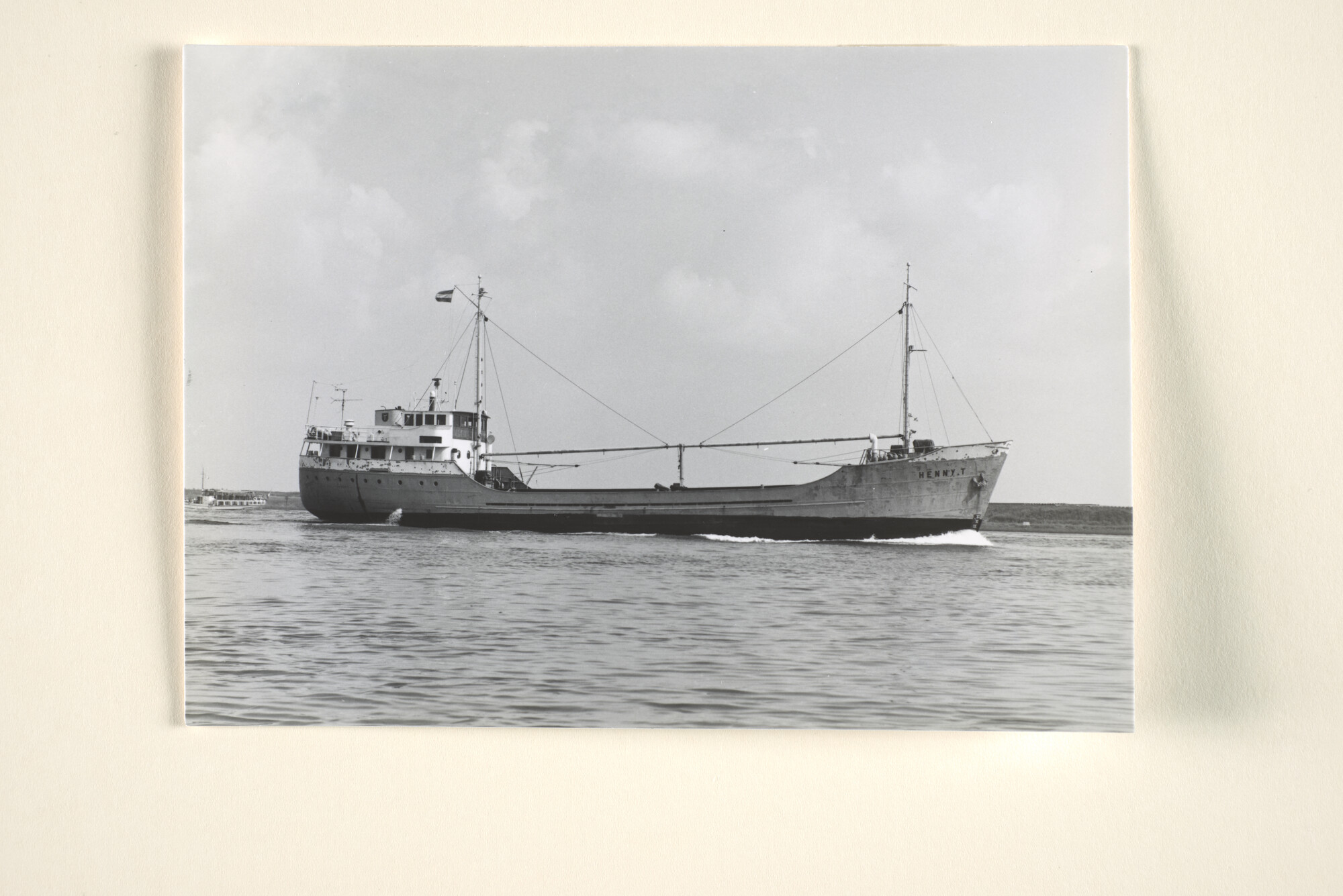 1996.2226; De coaster ms. 'Henny T.' van J.W.K. Tulp uit Groningen; foto