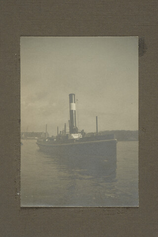 2001.1755; Omslag met vele foto's en knipsels van meest bergingsactiviteiten door Reederij v/h Gebroeders Goedkoop te Amsterdam in de periode 1929 / 1949; omslag