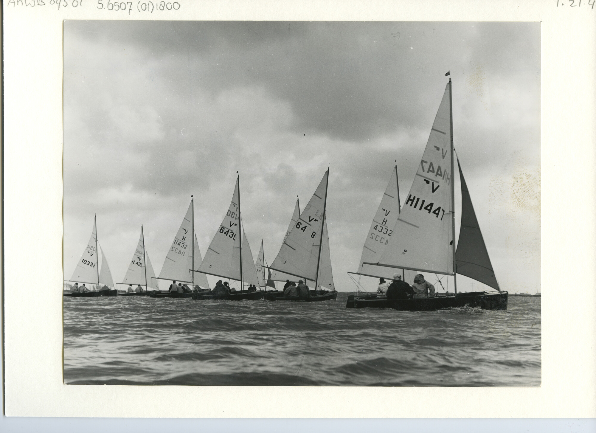 S.6507(01)1800; Foto van zeilwedstrijd; foto