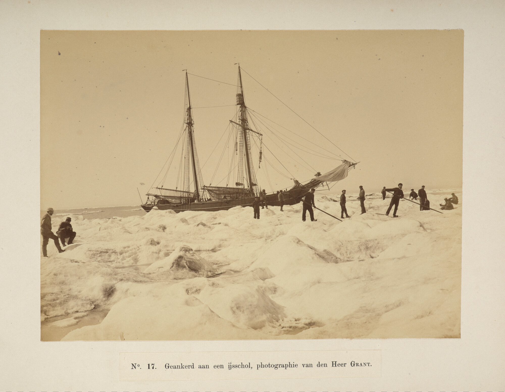 S.5679(01); Album van C.R. van Blijenburgh met foto's gemaakt tijdens reizen tussen 1901; fotoalbum