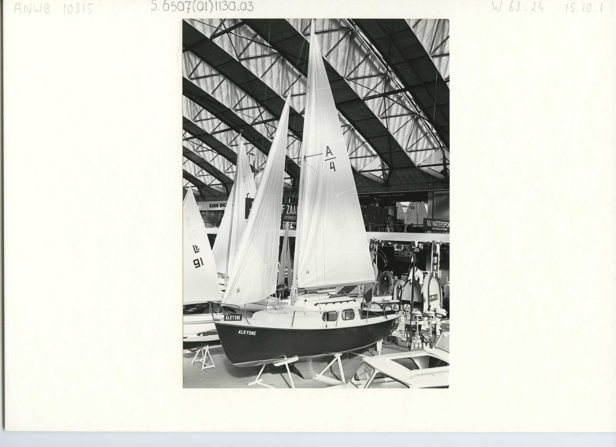 S.6507(01)1130.03; Foto van diverse stands; foto