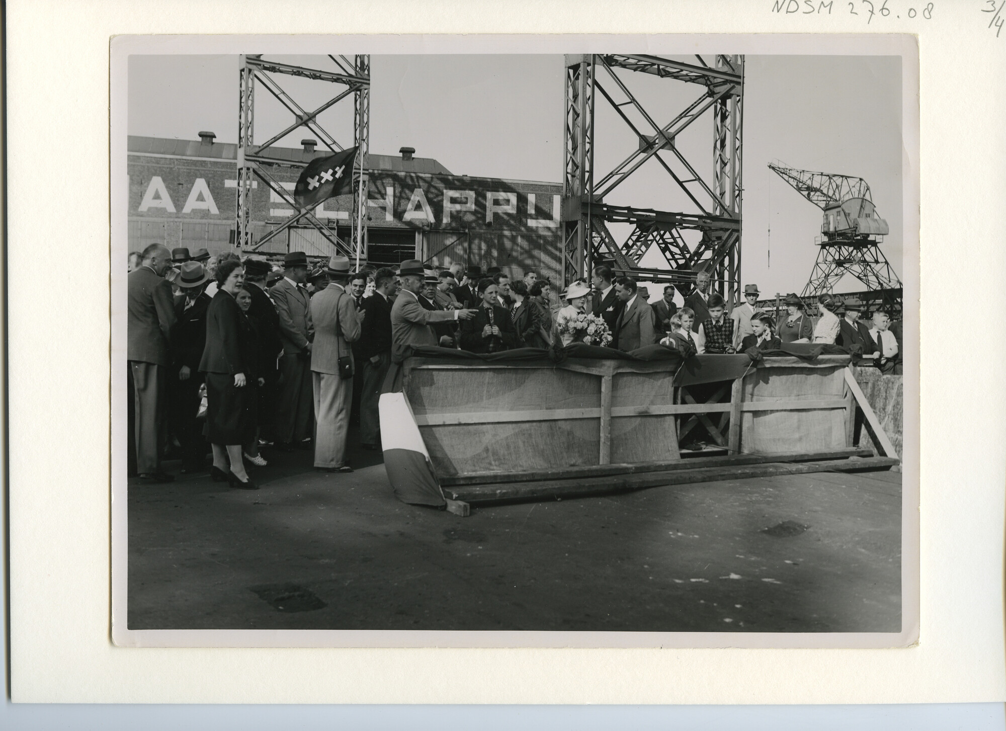 S.5444(1503)3; Foto van de tewaterlating van het passagiersschip tes. Viacheslav Molotov; foto