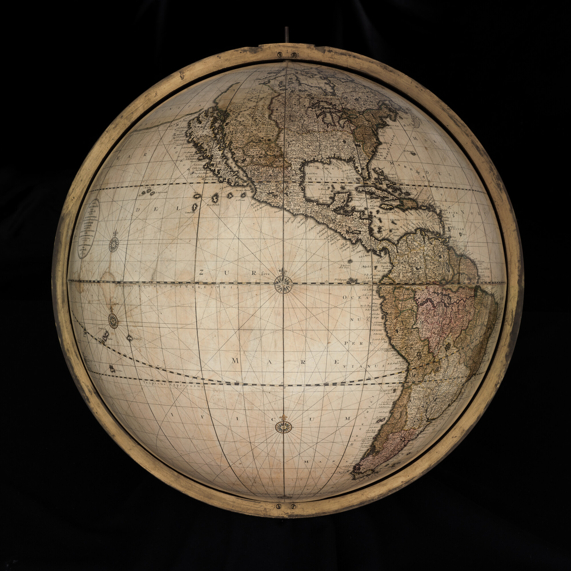 S.1766(01); Aardglobe van 62 cm. in doorsnede door Gerard en Leonard Valk, 1745; globe