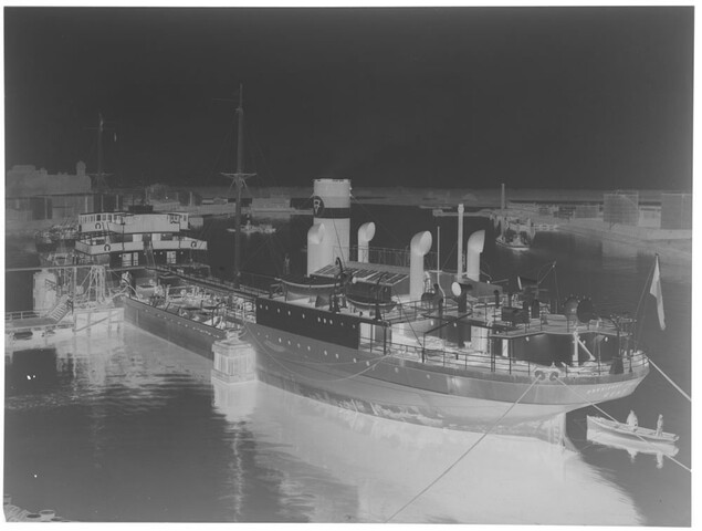 1998.1793; Sfeerbeeld van de Petroleumhaven te Amsterdam; negatief