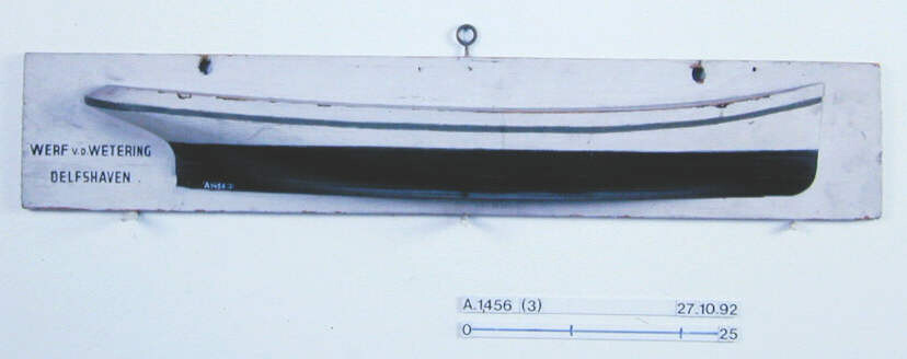 A.1456(03); Halfmodel van een sleepboot of motor(vracht)schip voor de binnenvaart; scheepsmodel