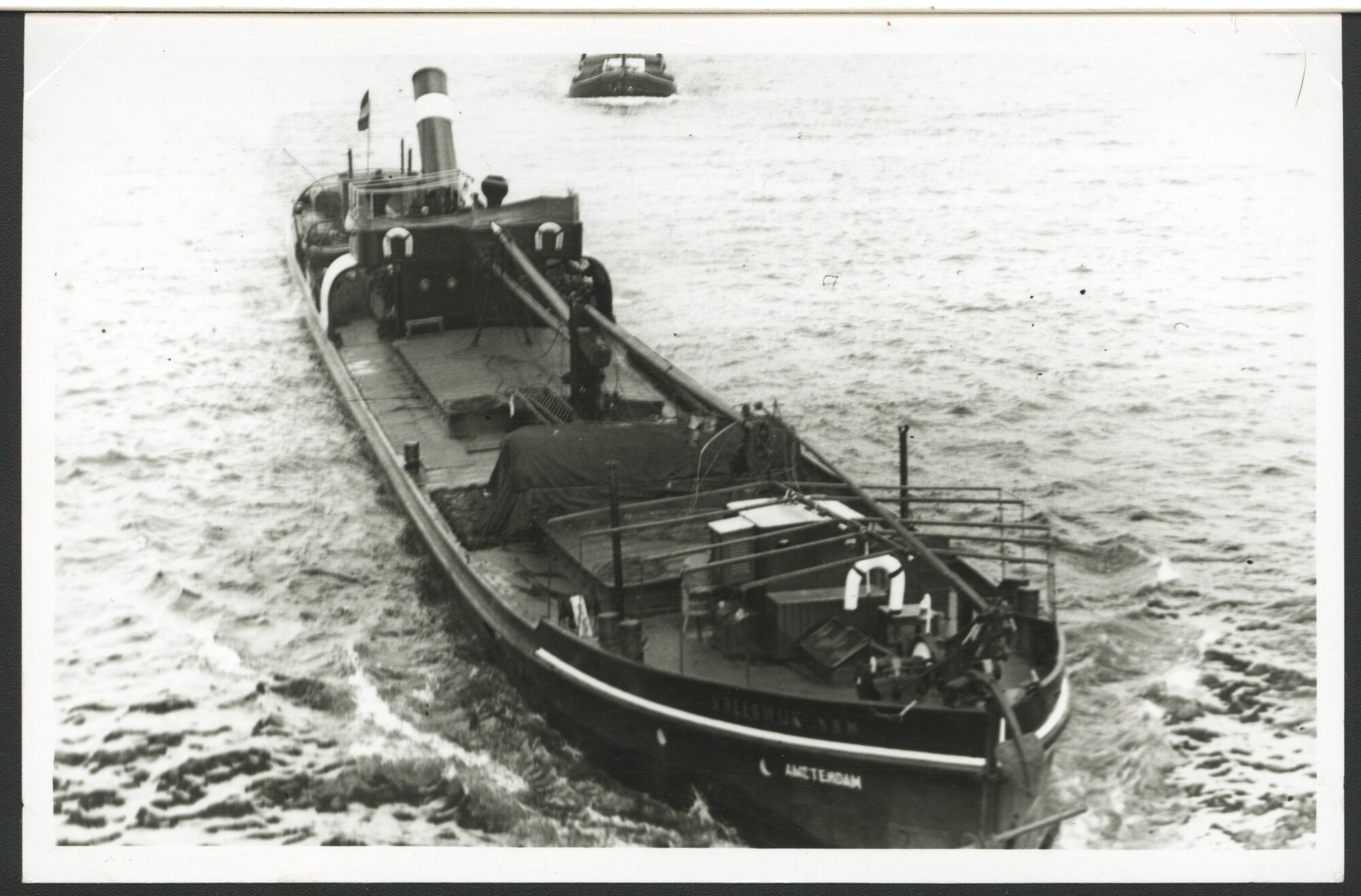 1993.6735; Foto van het binnenvaartschip ss Vreeswijk van de Nieuwe Rijnvaart [...]; prentbriefkaart