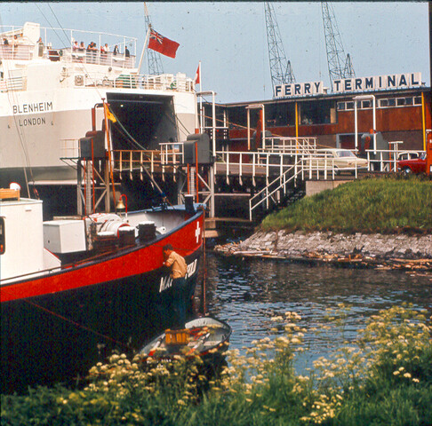 S.9100(5223); Dia van de Britse veerboot 'Blenheim' van de Fred Olsen Line; diapositief