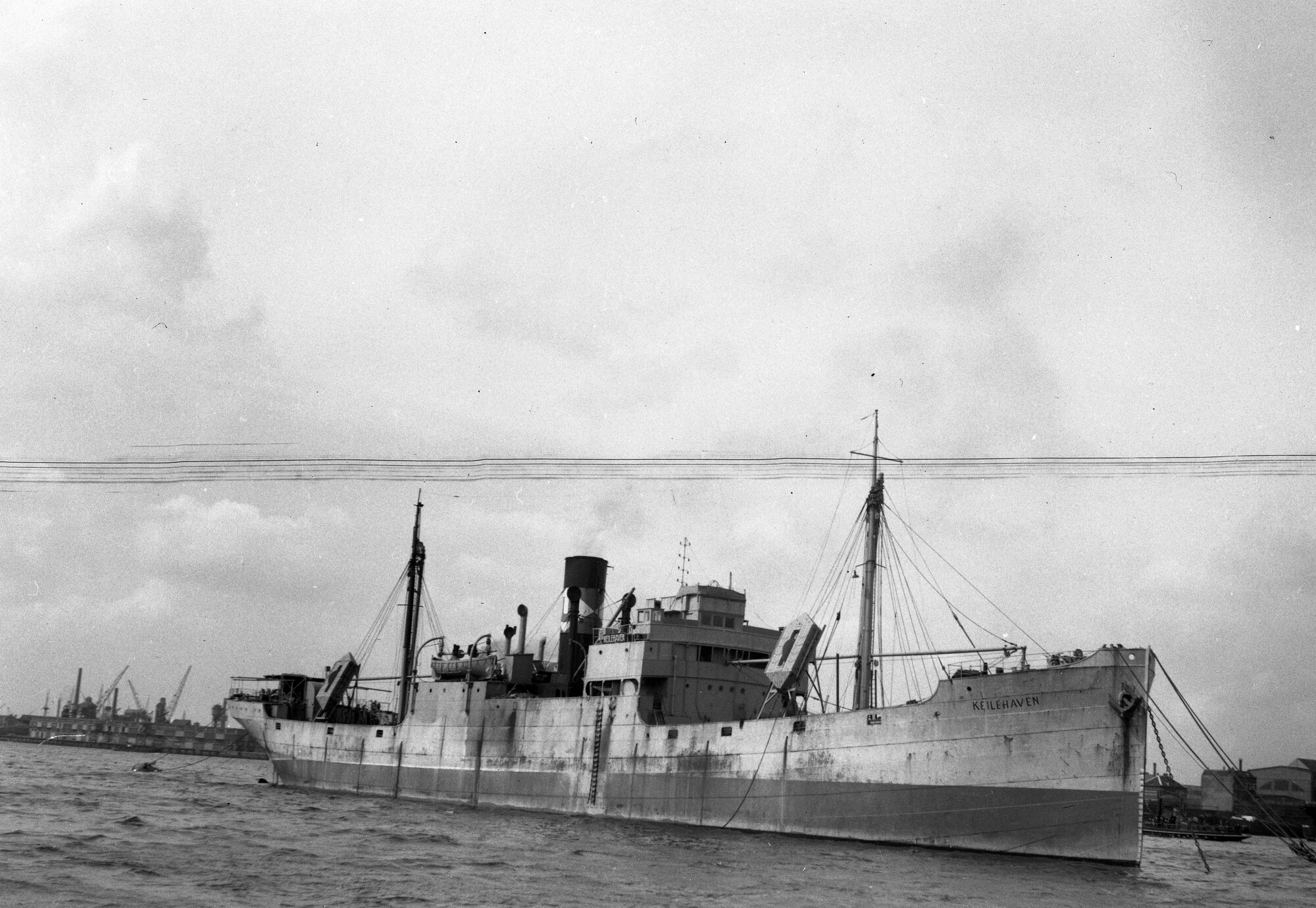 2000.3949-2; Negatief van het stoomschip Keïlehaven voor/zijaanzicht; negatief