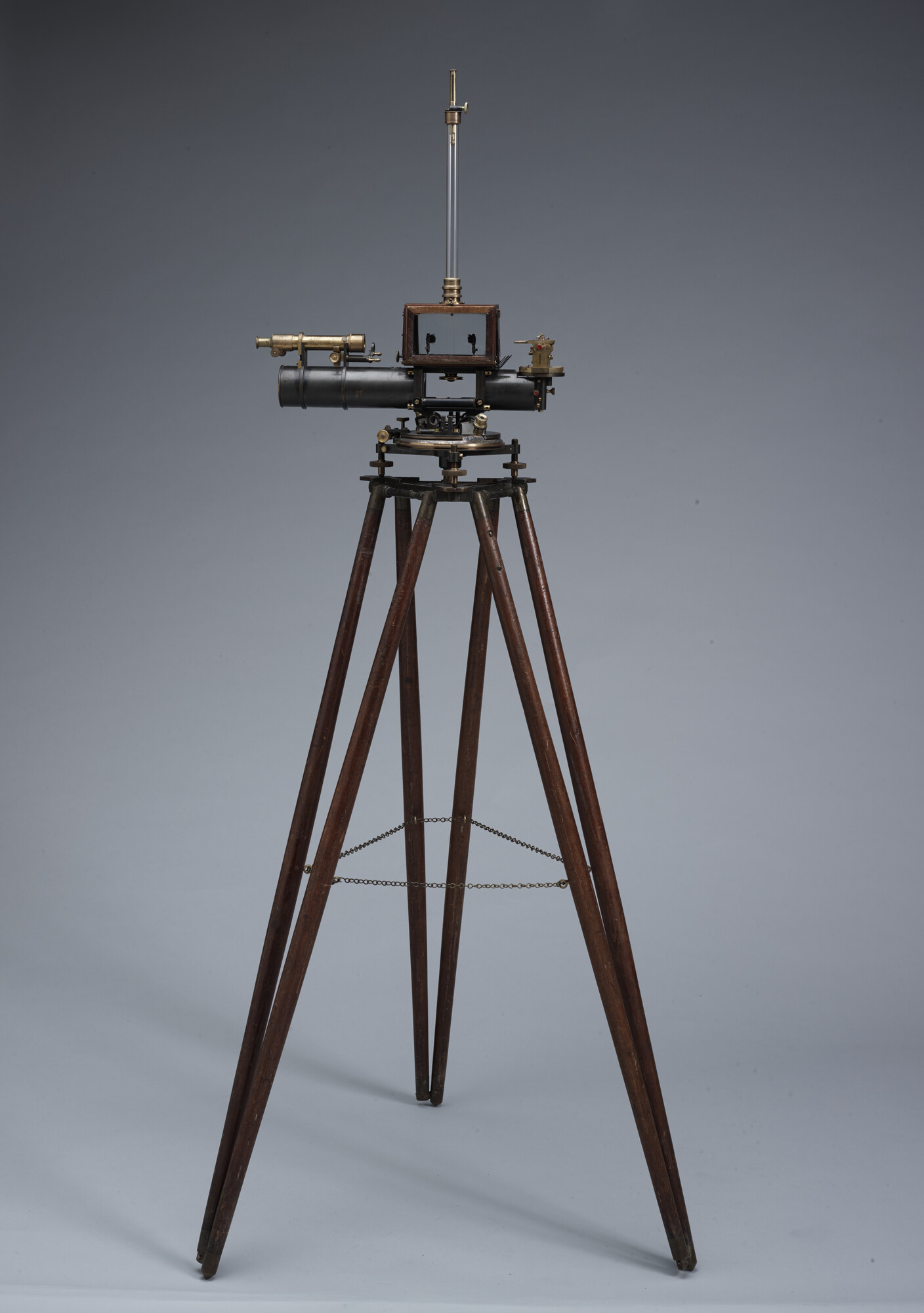 RB.0399(1)2; Statief behorende bij unifilar magnetometer door Elliot Brothers, Londen, 1864; statief
