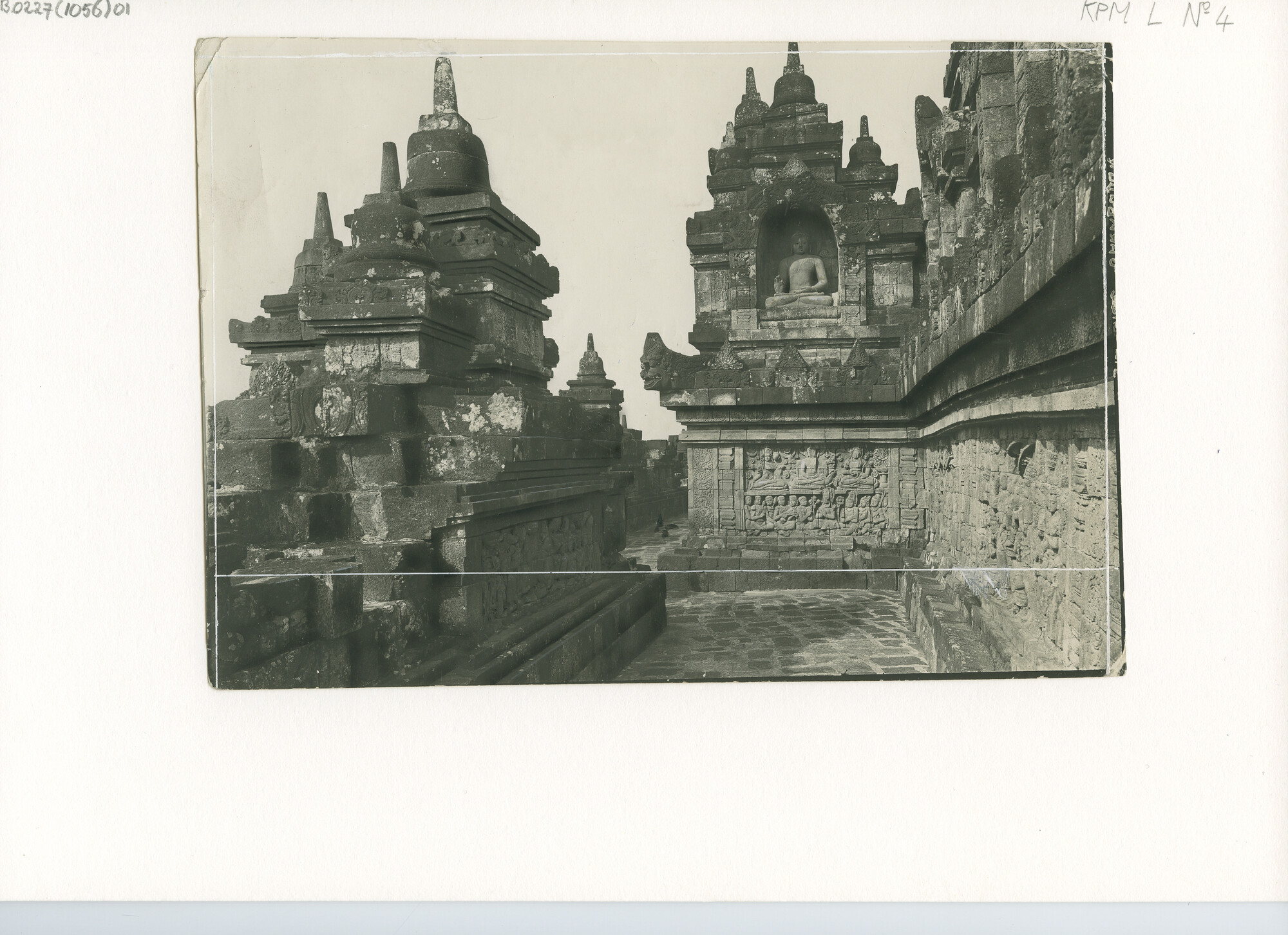 B.0227(1056)01; Detailfoto's van de tempel te Boroboedoer (Midden Java); foto