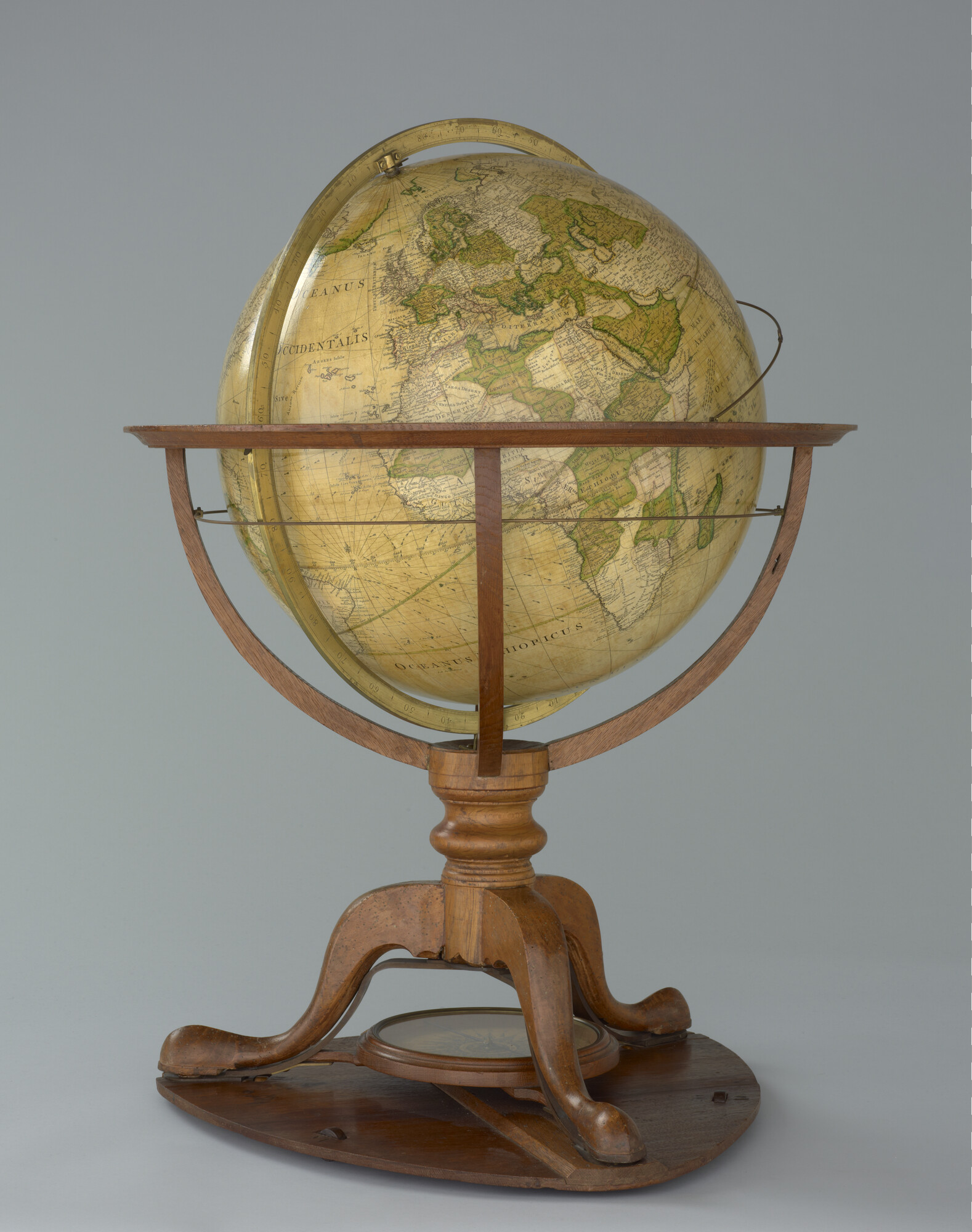 A.3372(01); Aardglobe van 46 cm. in doorsnede door George Adams, 1766; globe