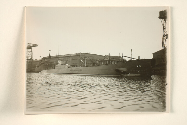 1994.7358; De onderzeeboot Hr.Ms. 'O 16' kort voor de overdracht aan de Koninklijke Marine door de Koninklijke Maatschappij 'De Schelde' te Vlissingen; foto