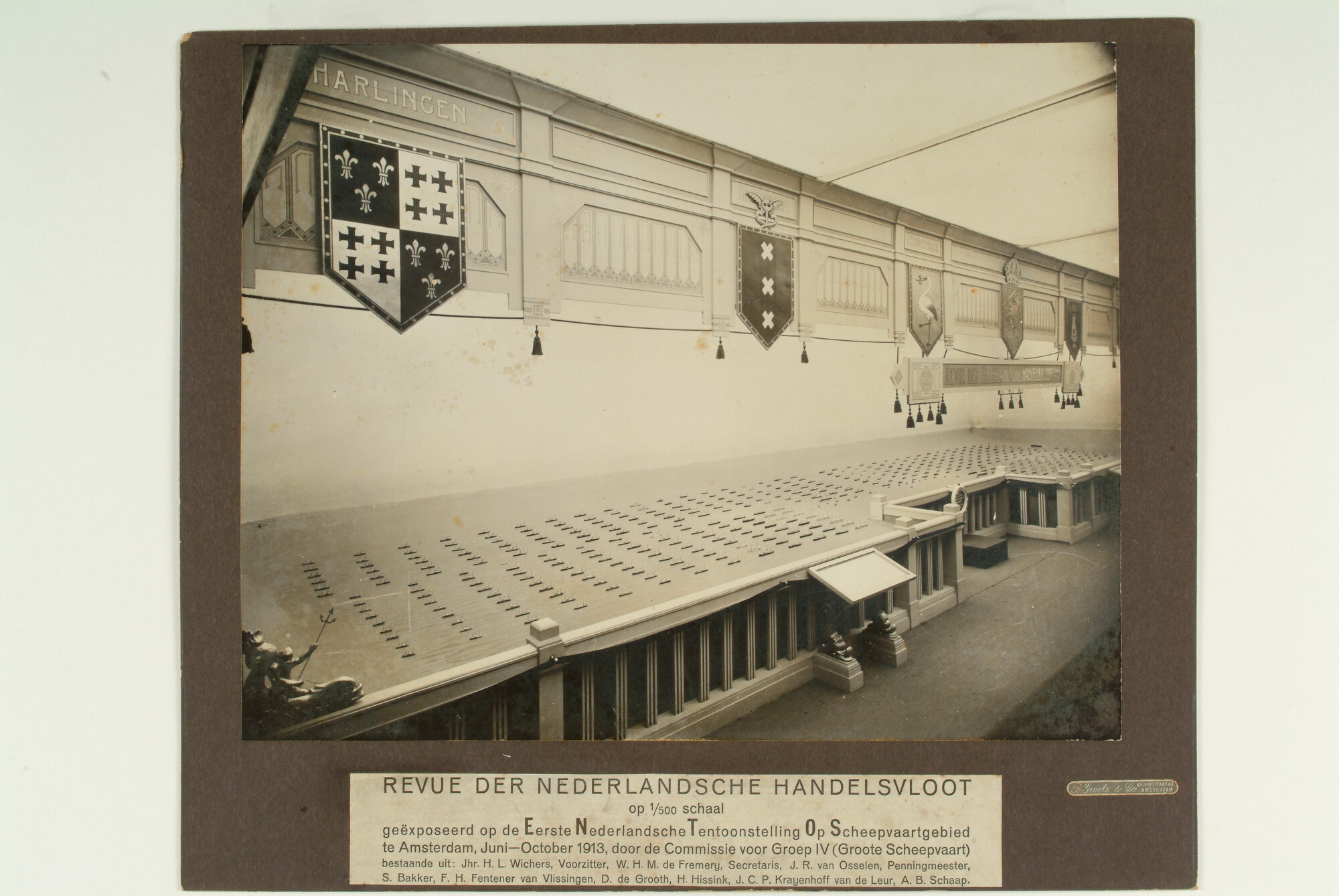 S.0201h; Opnamen van de Revue van de Nederlandse handelsvloot tentoongesteld op de ENTOS; foto