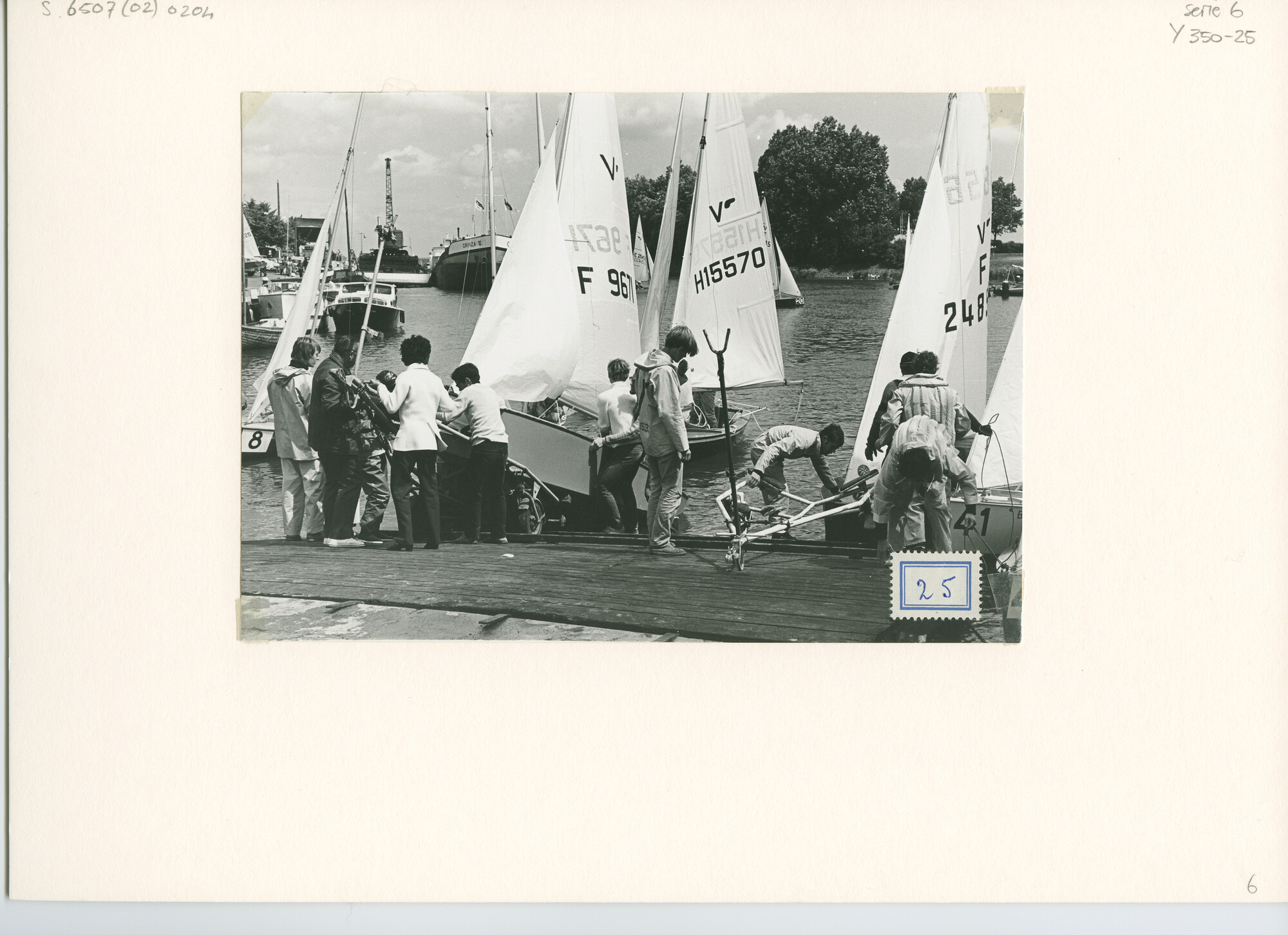 S.6507(02)0204.03; Zwart-wit foto van het WereldKampioenschap Vaurien 1970 voor Medemblik; foto