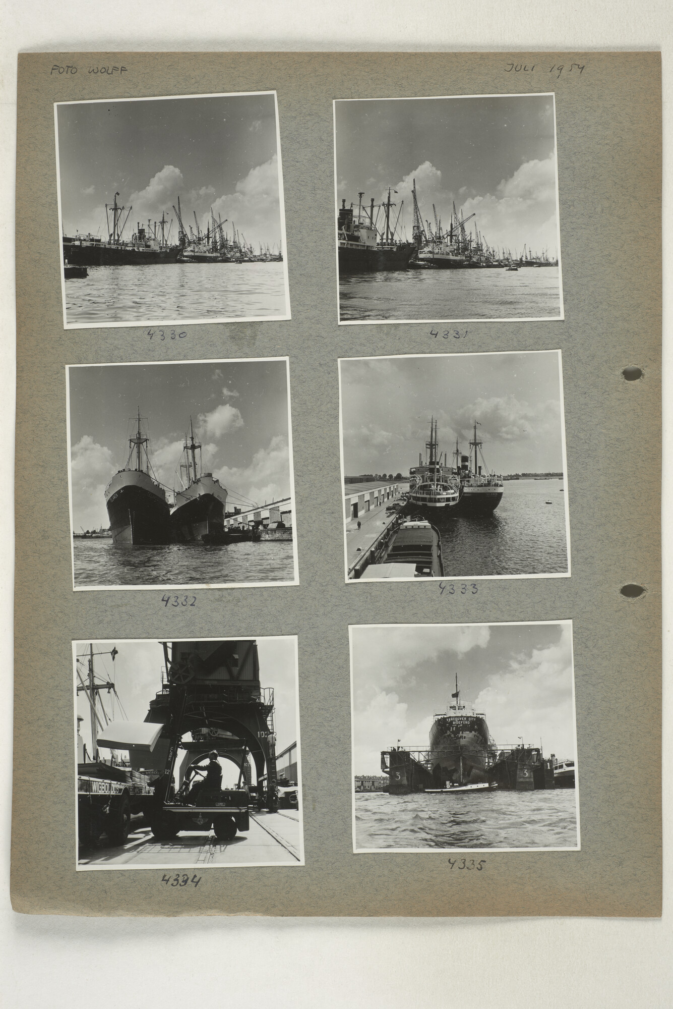 1998.2182; Omslag (voorheen ordner) met een grote hoeveelheid proef foto's van de haven en de stad van Amsterdam; omslag
