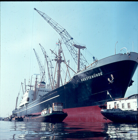 S.9100(0640); Overslag uit het Duitse vrachtschip ms. 'Geestmünde'; diapositief