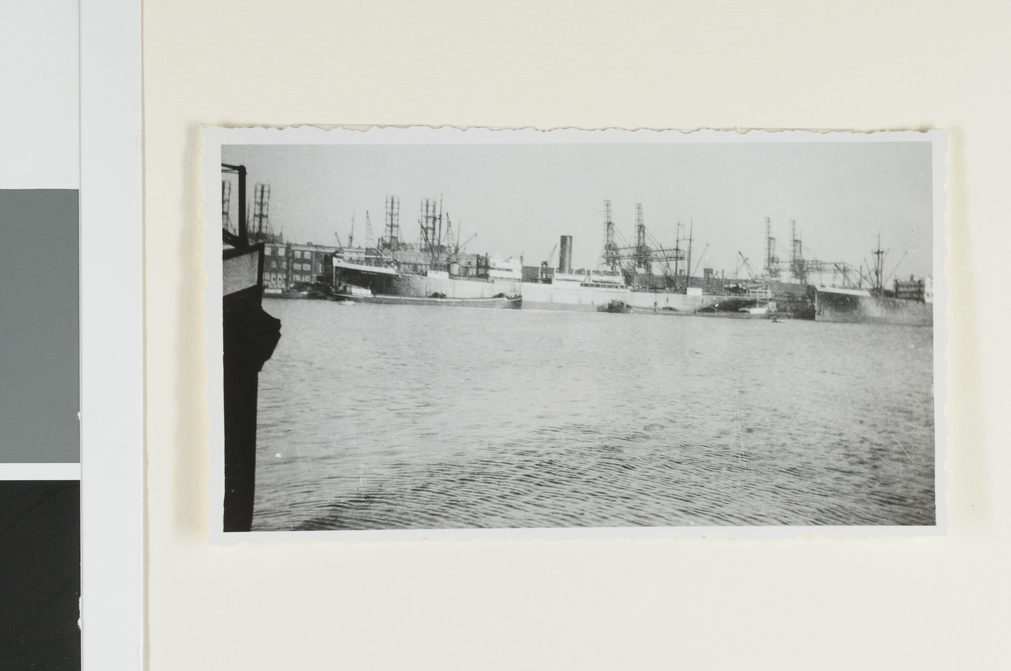 S.4380(04)379; Het vrachtschip ss. 'Karimata' van de SMN; foto
