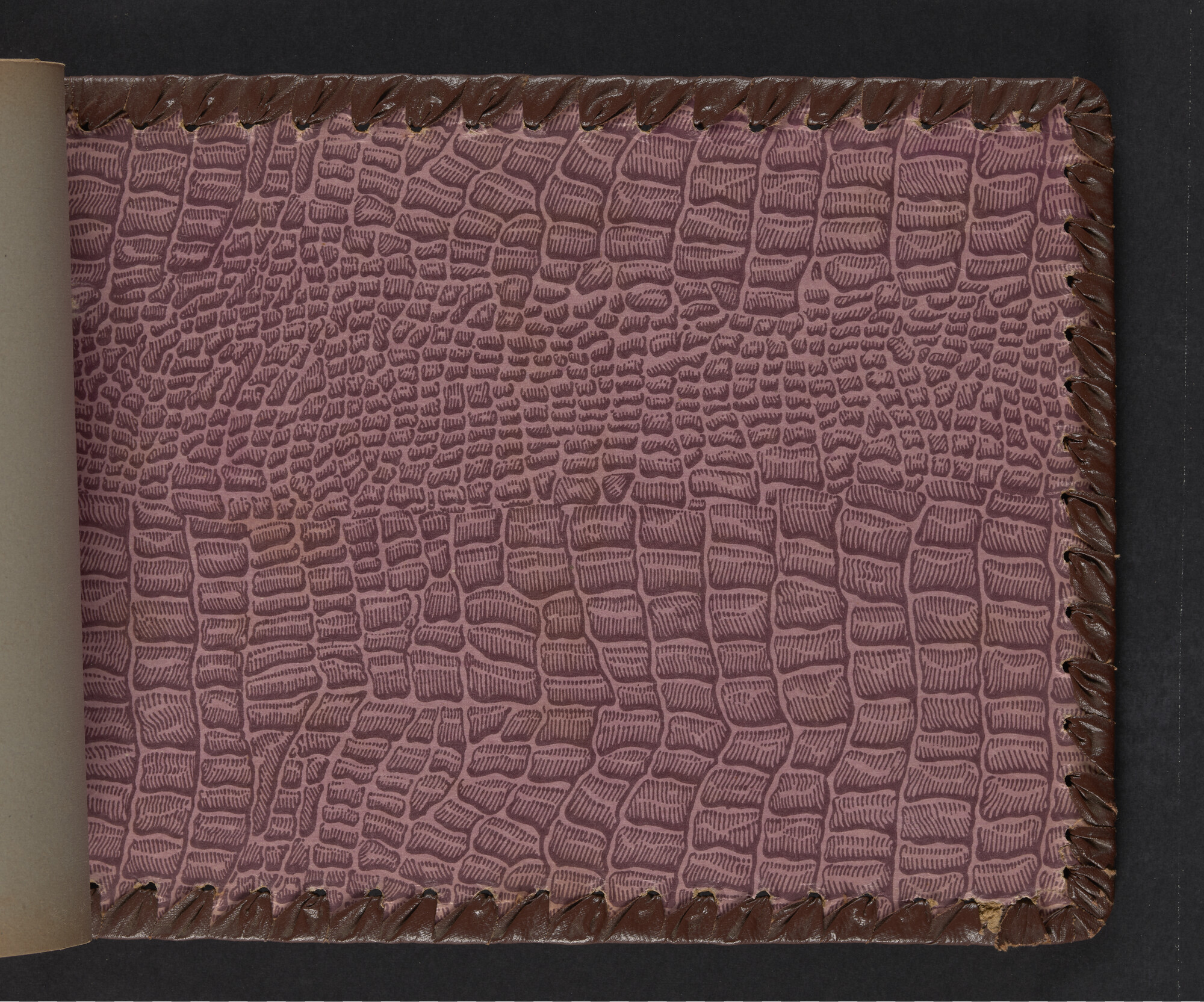 2019.0671; Fotoalbum van het echtpaar Jan van der Meer Mohr en Johanna van der Meer Mohr-van Ruler van hun reis op ms. Oranje van Tandjong Priok naar Amsterdam tussen 18 december 1953 en 7 januari 1954; fotoalbum