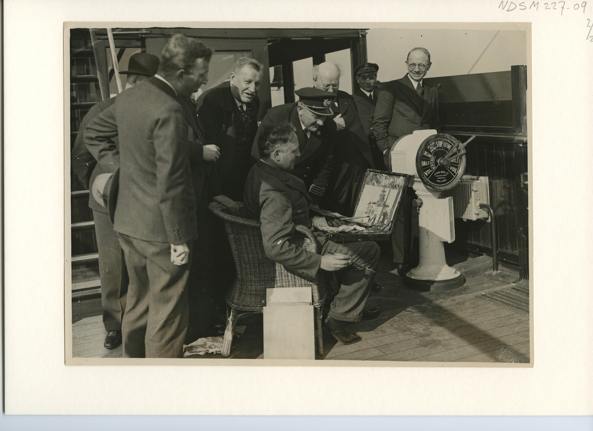 S.5444(1063)14; Foto van het vrachtschip ms. Almkerk; foto
