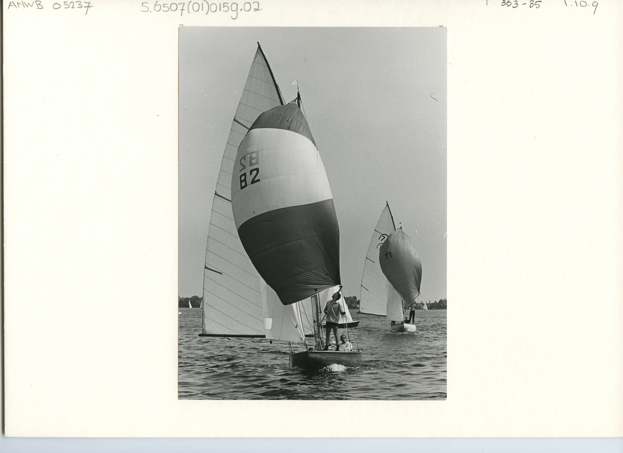 S.6507(01)0159.02; Foto van de Regenboogklasse op de Westeinderplassen; foto