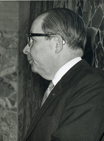 2001.1753; Foto's van de in gebruikneming van het hoofdkantoor van Reederij v/h Gebroeders Goedkoop aan de Westerdoksdijk 40 te Amsterdam in april 1962 [...]; fotoreportage
