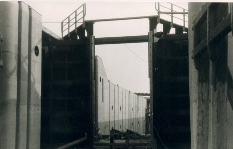 S.5219(12)0577; Foto van de keersluis bij Kadoelen in de Noordoostpolder; foto